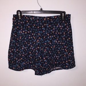 floral shorts
